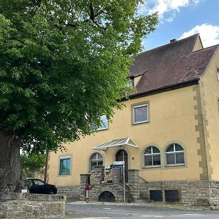 Zur Linde Apartment *